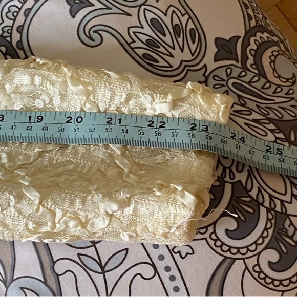 Elegant Sparkling gold/beige  Nu Mode Lace Top - Size 10 - Picture 11 of 12